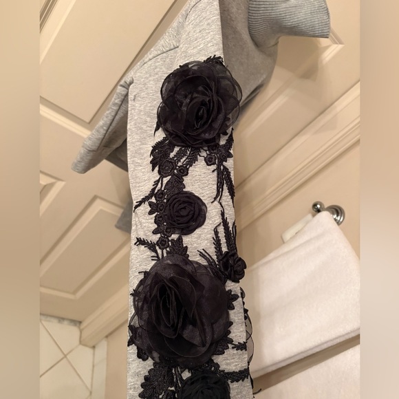 AKIRA Gray Top with Black Floral Detail - Picture 4 of 6